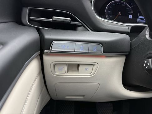 Used 2022 Genesis GV80 2.5T w/ Prestige Package 05 image 13