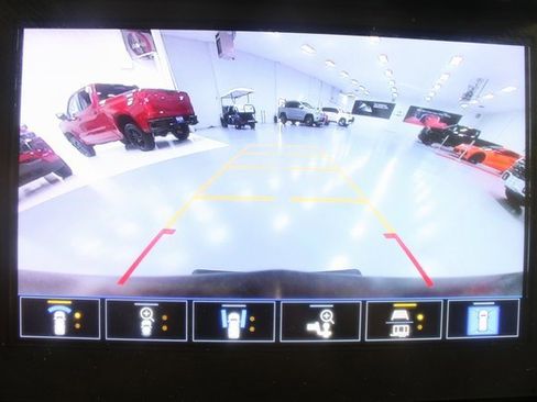 Used 2023 Chevrolet Traverse High Country image 4