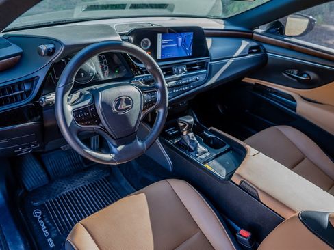 Used 2024 Lexus ES 300h w/ Premium Package FWD image 14