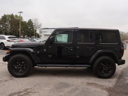 Used 2020 Jeep Wrangler Unlimited Sahara image 4