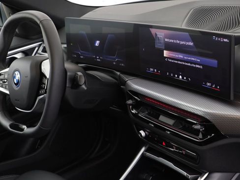 Certified 2025 BMW i4 xDrive40i AWD/4WD image 22