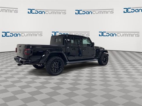 Used 2021 Jeep Gladiator Overland image 8
