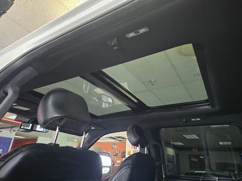 Used 2017 Ford F150 Platinum w/ Technology Package image 26