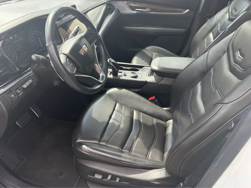 Used 2020 Cadillac XT6 Sport w/ Platinum Package AWD/4WD image 9