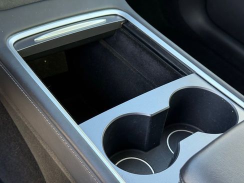 Used 2023 Tesla Model Y Long Range image 9