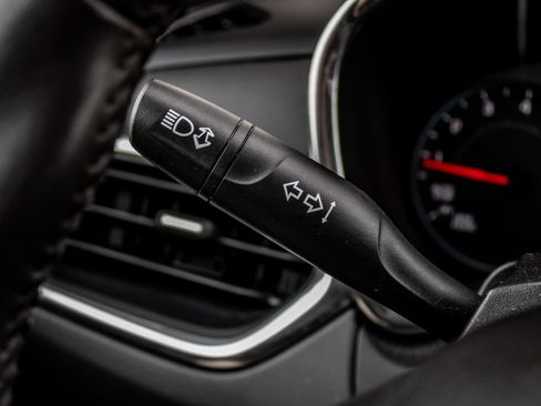 Used 2019 Chevrolet Equinox LT image 25