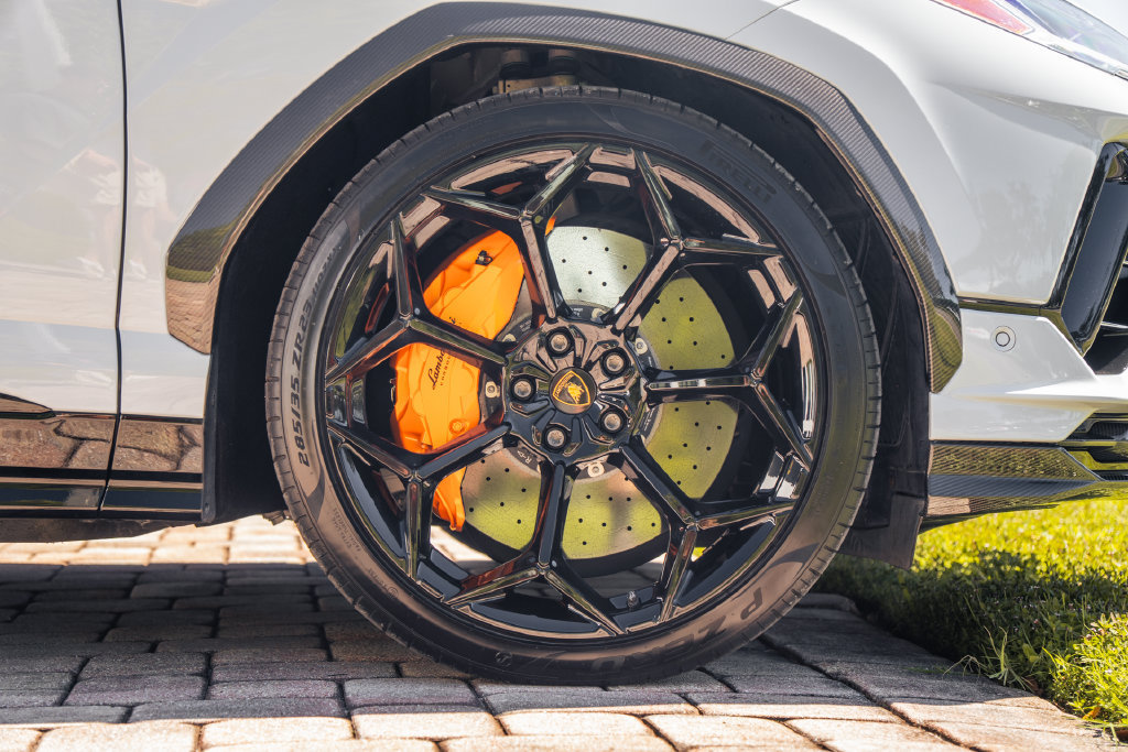 Used 2024 Lamborghini Urus Performante AWD/4WD image 14