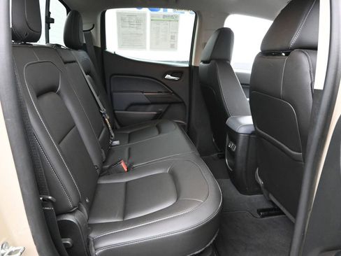 Used 2022 Chevrolet Colorado Z71 w/ Safety Package image 7