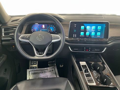 Certified 2025 Volkswagen Atlas SEL Premium R-Line image 19