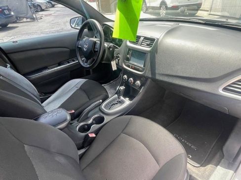 Used 2013 Dodge Avenger SE image 10