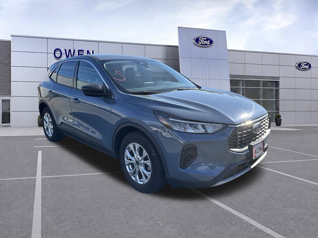Used 2023 Ford Escape Active w/ Cold Weather Package FWD image 7