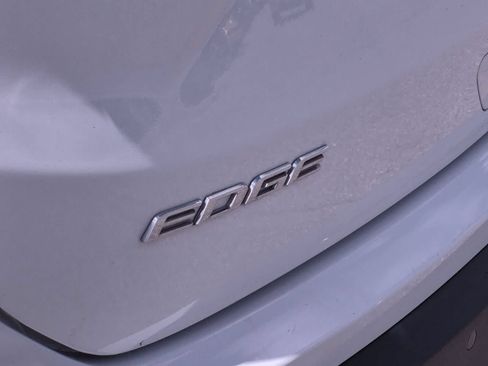Used 2019 Ford Edge SEL w/ Equipment Group 201A FWD image 13