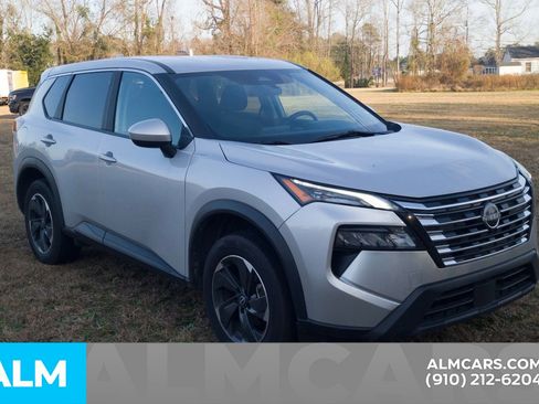 Used 2024 Nissan Rogue SV image 19