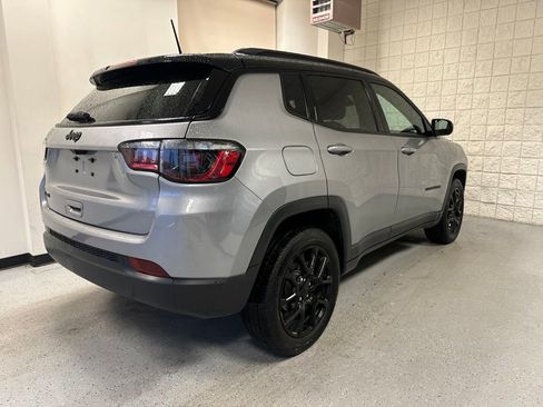 Used 2023 Jeep Compass Latitude AWD/4WD image 43