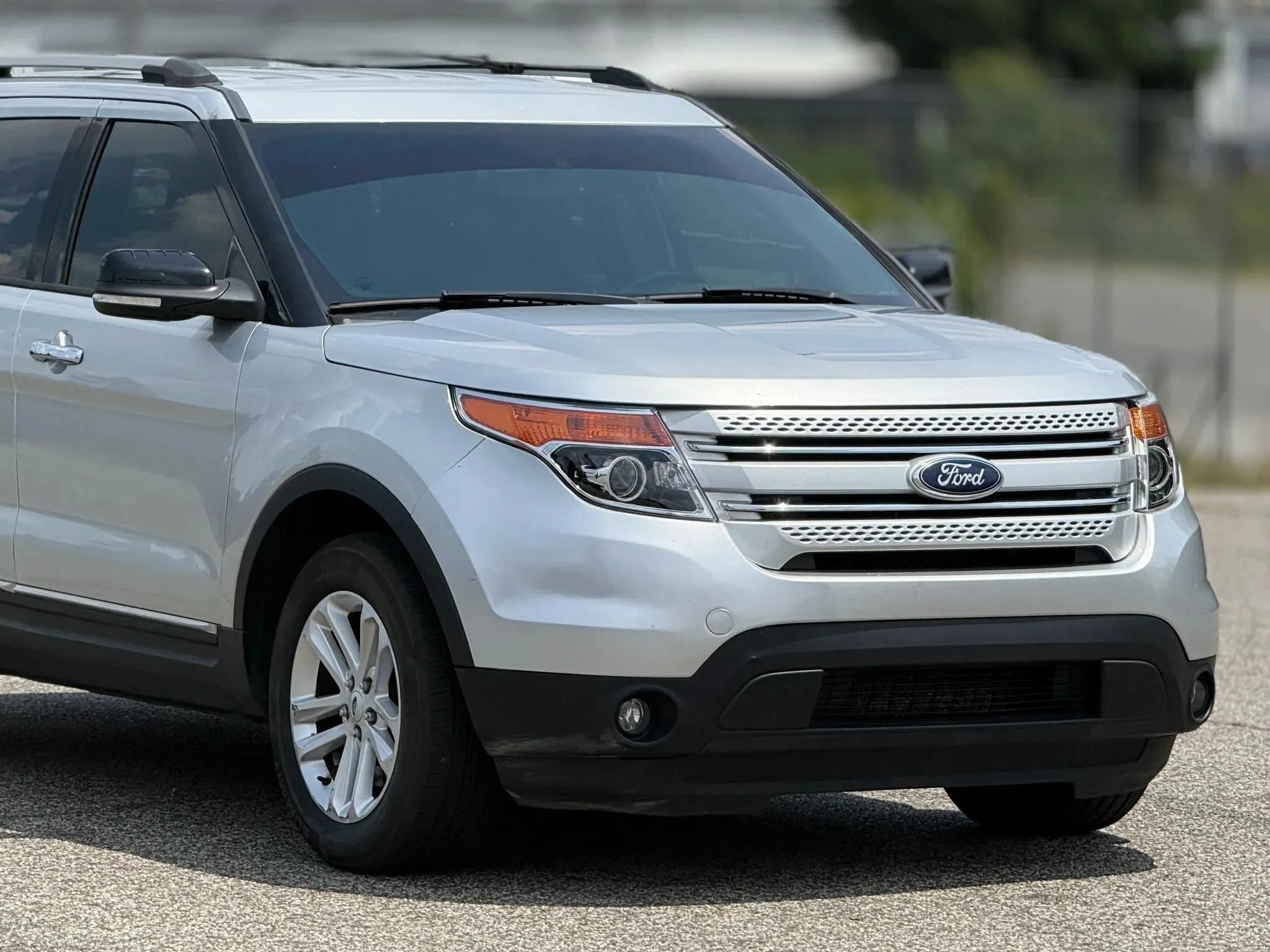 Used 2015 Ford Explorer XLT w/ Equipment Group 201A AWD/4WD image 15