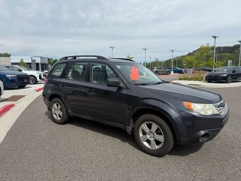 Used 2013 Subaru Forester 2.5X AWD/4WD image 3