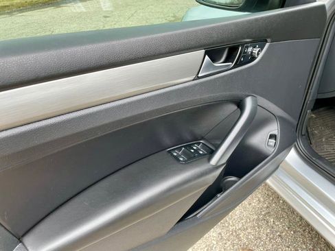 Used 2014 Volkswagen Passat TDI SE image 21