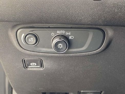 Used 2020 GMC Terrain SLE w/ Driver Convenience Package image 17