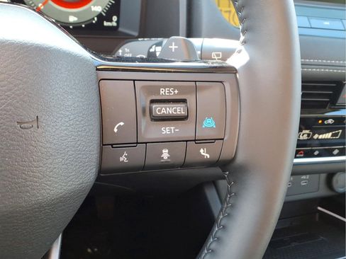 Certified 2025 Nissan Rogue SL w/ Tech Package AWD/4WD image 18