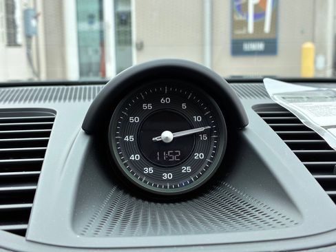 Certified 2025 Porsche Panamera image 16