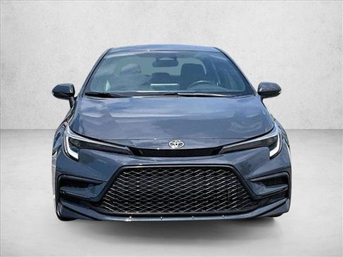 Used 2024 Toyota Corolla SE FWD image 3