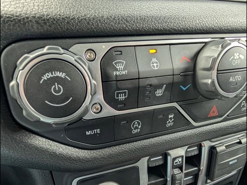 Used 2024 Jeep Wrangler Willys image 13