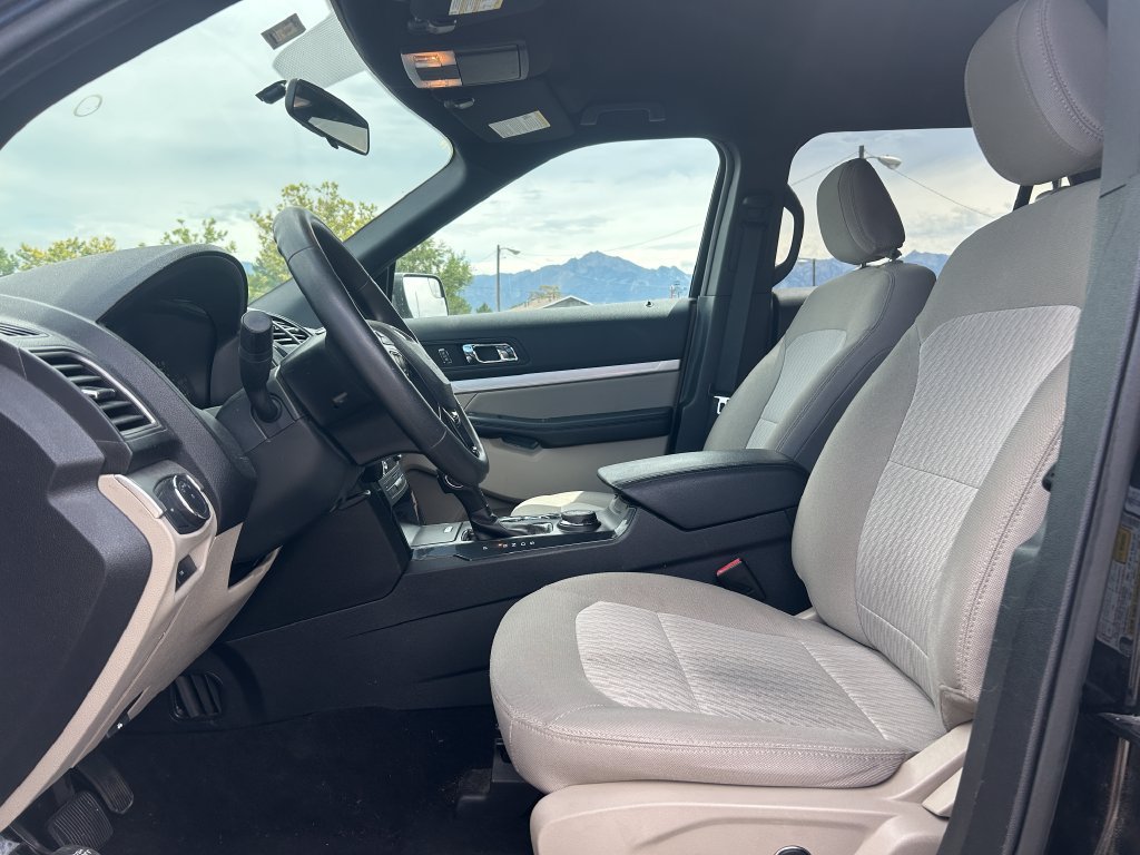 Used 2018 Ford Explorer 4WD w/ Class II Trailer Tow Package image 23