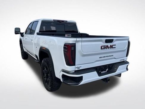 Used 2025 GMC Sierra 2500 AT4 w/ AT4 Premium Plus Package AWD/4WD image 7