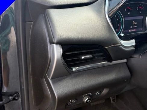 Used 2021 Chevrolet Traverse LT FWD image 11