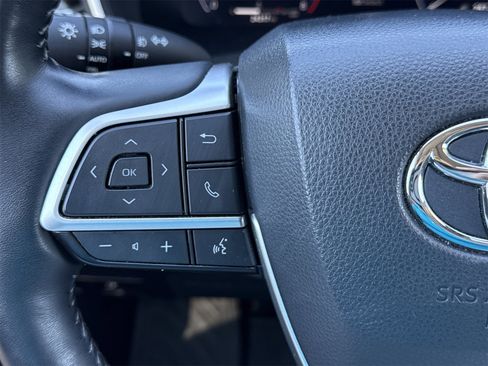 Used 2023 Toyota Highlander Limited image 24