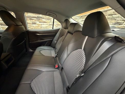 Used 2020 Toyota Camry SE image 28