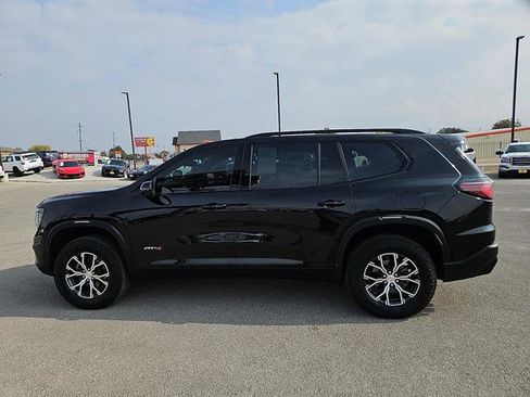 Used 2024 GMC Acadia AT4 w/ Luxury Package image 2