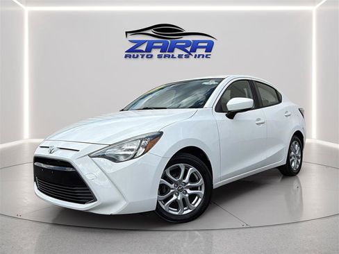 Used 2017 Toyota Yaris iA FWD image 1