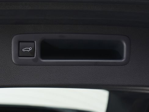 Used 2025 Toyota Highlander XSE AWD/4WD image 11