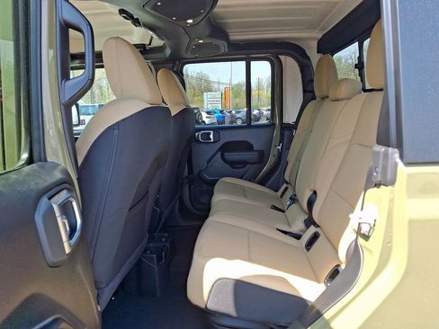 New 2026 Jeep Gladiator Sport image 7