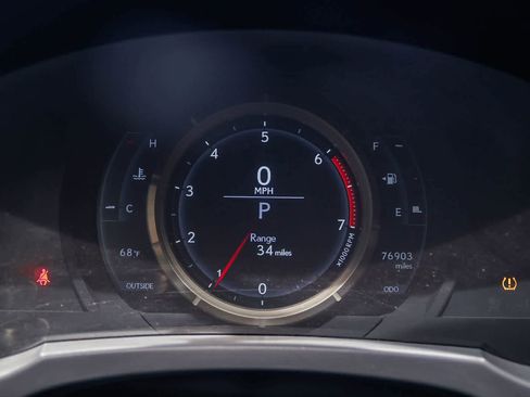 Used 2016 Lexus RC 200t image 24