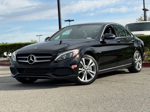 Used 2018 Mercedes-Benz C 350e Sedan image 2