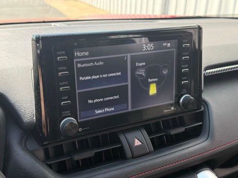 Used 2021 Toyota RAV4 SE w/ Weather & Moonroof Package image 11