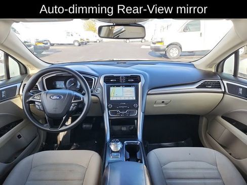 Used 2019 Ford Fusion SE image 32