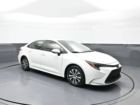 Certified 2020 Toyota Corolla LE FWD image 4