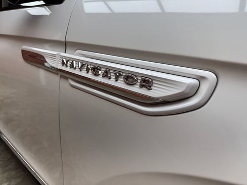 Used 2024 Lincoln Navigator L Reserve AWD/4WD image 8
