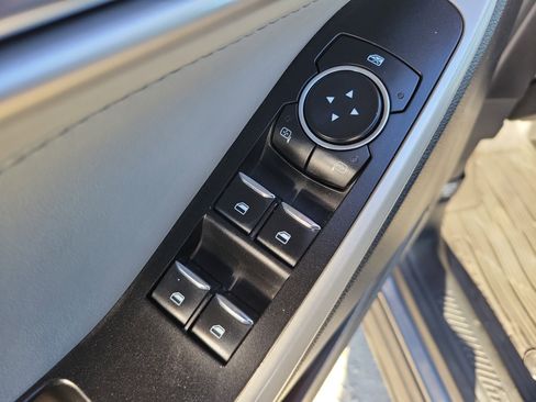 Used 2022 Ford Explorer XLT w/ Equipment Group 202A image 21