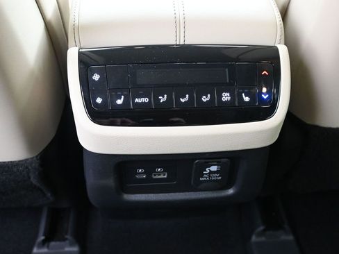 Used 2025 INFINITI QX60 Sensory image 16