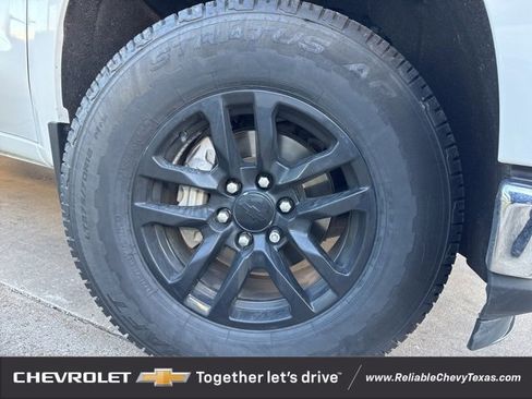 Used 2022 Chevrolet Silverado 1500 LT w/ Z71 Off-Road Package image 30