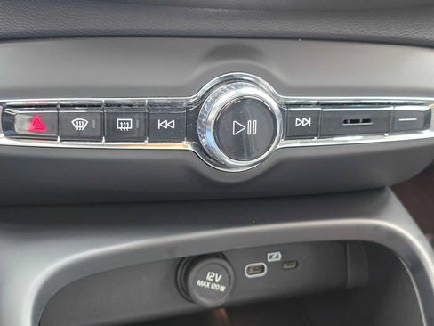 Certified 2023 Volvo XC40 Recharge Ultimate w/ Protection Package Premier AWD/4WD image 28