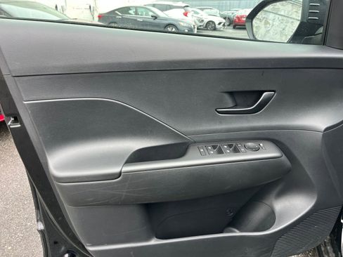 Used 2025 Hyundai Kona SEL image 18