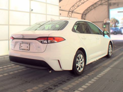 Used 2025 Toyota Corolla LE FWD image 3