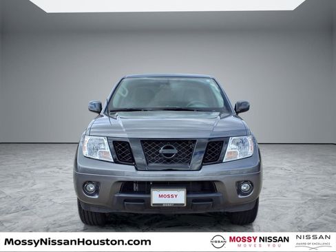 Used 2020 Nissan Frontier SV w/ Midnight Edition Floor Mats image 3