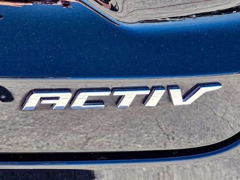 Certified 2025 Chevrolet Trax ACTIV w/ Sunroof Package image 7