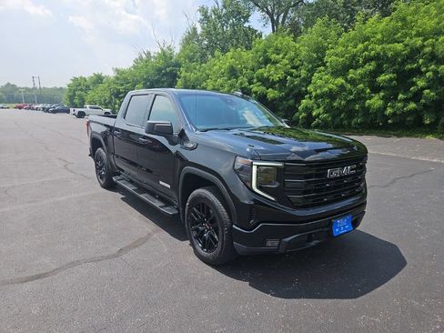 Used 2024 GMC Sierra 1500 Elevation w/ LPO, Elevation Black Package AWD/4WD image 10